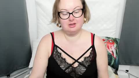 Bonnie online show from April 10, 5:45 am