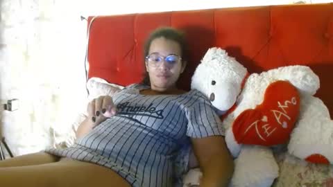 Snapshot of bonvivantb chatting on December 2, 4:09 am Queen Bon Vivantt online show from December 2, 4:09 am