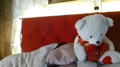 Snapshot of bonvivantb chatting on December 3, 4:25 am Queen Bon Vivantt online show from December 3, 4:25 am