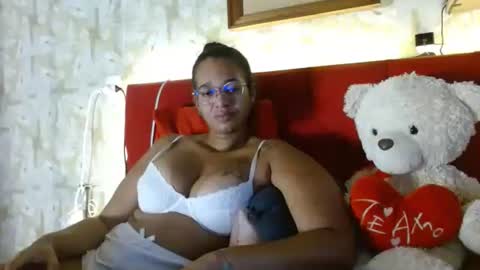 Snapshot of bonvivantb chatting on December 29, 1:17 pm Queen Bon Vivantt online show from December 29, 1:17 pm