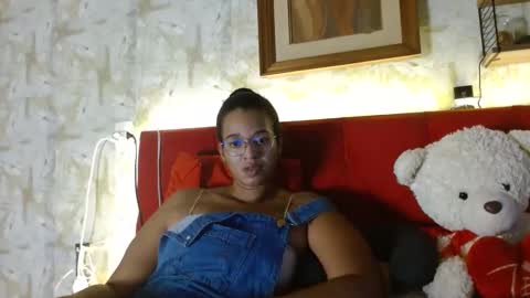 Snapshot of bonvivantb chatting on January 13, 9:52 pm Queen Bon Vivantt online show from January 13, 9:52 pm