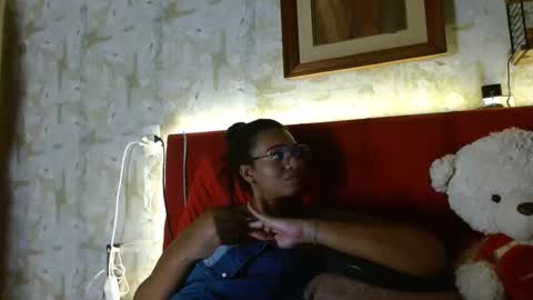 Snapshot of bonvivantb chatting on January 14, 12:54 am Queen Bon Vivantt online show from January 14, 12:54 am