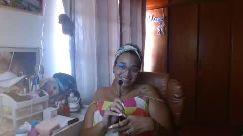 Snapshot of bonvivantb chatting on January 21, 5:09 pm Queen Bon Vivantt online show from January 21, 5:09 pm