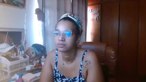 Snapshot of bonvivantb chatting on January 22, 2:46 pm Queen Bon Vivantt online show from January 22, 2:46 pm