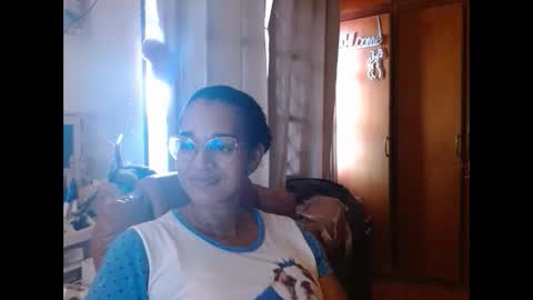 Snapshot of bonvivantb chatting on February 6, 7:40 pm Queen Bon Vivantt online show from February 6, 7:40 pm