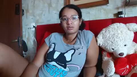 Snapshot of bonvivantb chatting on February 14, 1:40 pm Queen Bon Vivantt online show from February 14, 1:40 pm