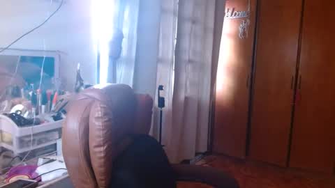 Snapshot of bonvivantb chatting on February 20, 5:29 pm Queen Bon Vivantt online show from February 20, 5:29 pm