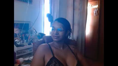 Snapshot of bonvivantb chatting on March 6, 2:40 pm Queen Bon Vivantt online show from March 6, 2:40 pm