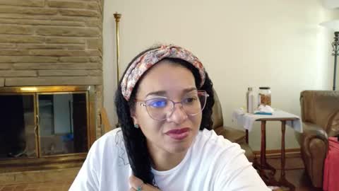 Snapshot of bonvivantb chatting on October 17, 5:04 pm Queen Bon Vivantt online show from October 17, 5:04 pm