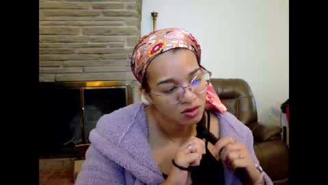 Snapshot of bonvivantb chatting on October 27, 1:48 pm Queen Bon Vivantt online show from October 27, 1:48 pm