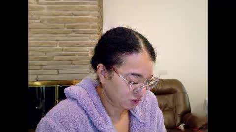 Queen Bon Vivantt online show from January 7, 4:09 pm