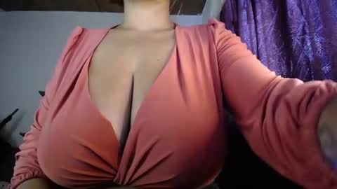 Snapshot of boobs_magic chatting on June 26, 7:29 pm KIM online show from June 26, 7:29 pm