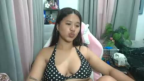 Snapshot of boobsypinay_zhein chatting on May 28, 2:14 pm boobsypinay_zhein online show from May 28, 2:14 pm