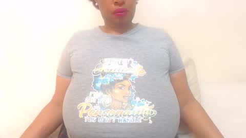 Snapshot of boobyqueen24 chatting on April 22, 7:59 pm boobyqueen online show from April 22, 7:59 pm