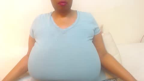 Snapshot of boobyqueen24 chatting on May 5, 6:38 pm boobyqueen online show from May 5, 6:38 pm