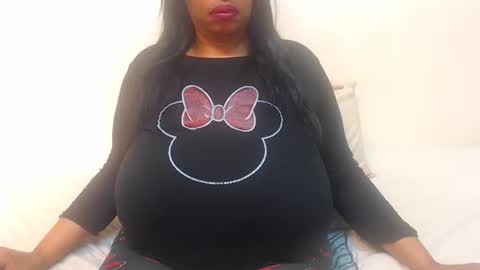 Snapshot of boobyqueen24 chatting on May 19, 11:55 pm boobyqueen online show from May 19, 11:55 pm
