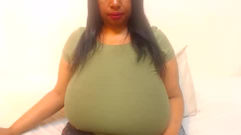 Snapshot of boobyqueen24 chatting on May 27, 4:20 am boobyqueen online show from May 27, 4:20 am