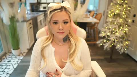 Miley online show from December 3, 12:13 am