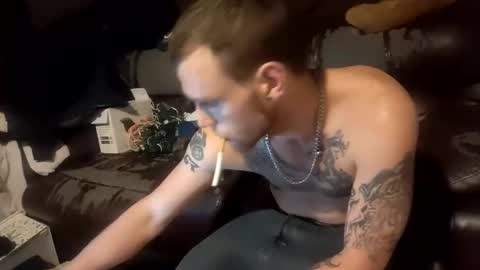 Snapshot of boogieflexxx chatting on December 17, 3:17 am boogieflexxx online show from December 17, 3:17 am