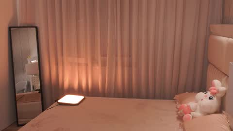 boootyfrytti online show from September 16, 8:10 pm