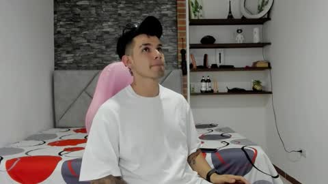 booyhott_ online show from March 2, 7:10 pm