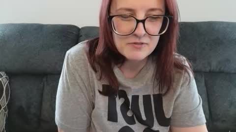 boredbustyhousewife online show from December 5, 5:42 pm
