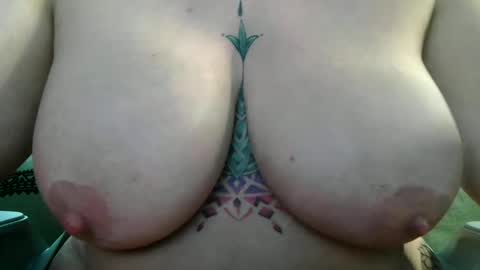 BoredCountryGirl online show from May 19, 3:24 am