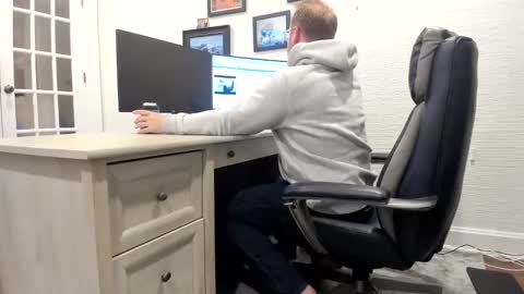 Snapshot of boredhorndog chatting on December 8, 4:25 am Boredhorndog online show from December 8, 4:25 am