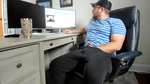 Snapshot of boredhorndog chatting on January 10, 3:58 pm Boredhorndog online show from January 10, 3:58 pm