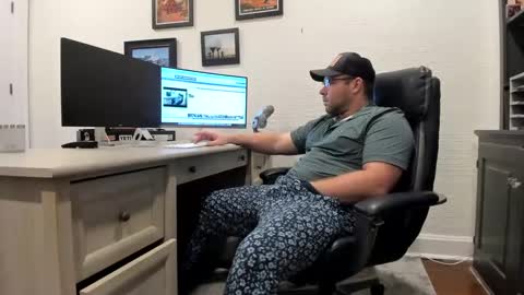 Snapshot of boredhorndog chatting on January 15, 5:19 am Boredhorndog online show from January 15, 5:19 am