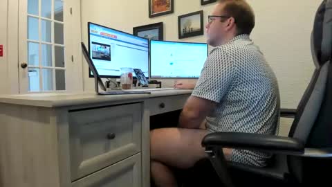 Snapshot of boredhorndog chatting on January 27, 5:04 pm Boredhorndog online show from January 27, 5:04 pm