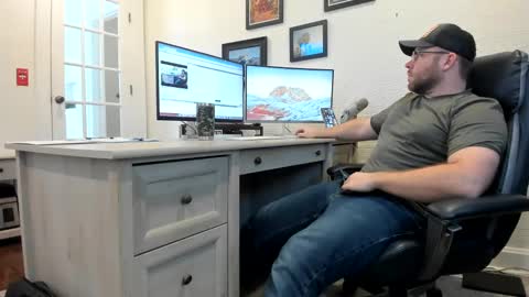 Snapshot of boredhorndog chatting on February 20, 4:14 pm Boredhorndog online show from February 20, 4:14 pm