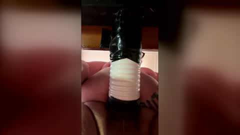 bornoferos1975 online show from March 11, 8:42 am