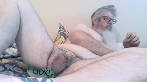 Snapshot of bottombitch44 chatting on December 4, 5:32 pm bottombitch44 online show from December 4, 5:32 pm