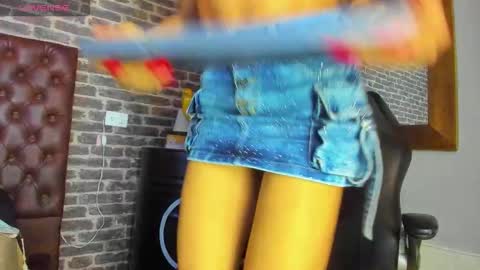 bouncing_bunnyxxx69 online show from November 16, 7:03 am