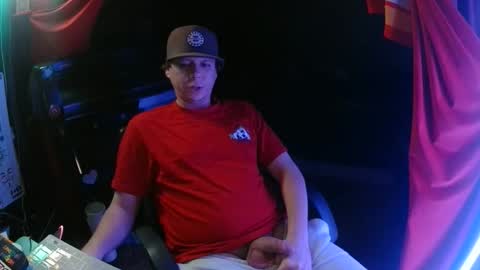 Snapshot of bowerboi1217 chatting on December 2, 10:53 am Bowerboi1217 online show from December 2, 10:53 am