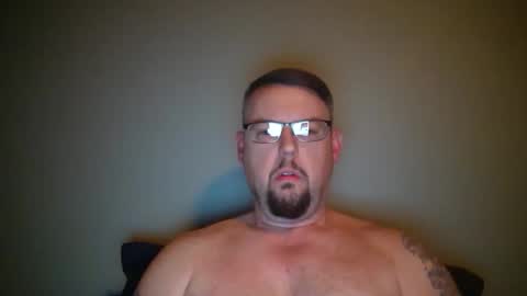 bowtieguy84 online show from May 6, 2:29 am