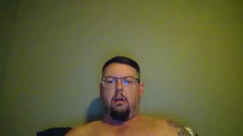 bowtieguy84 online show from May 13, 2:42 am