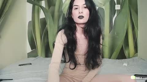 Helen  online show from December 28, 1:06 pm