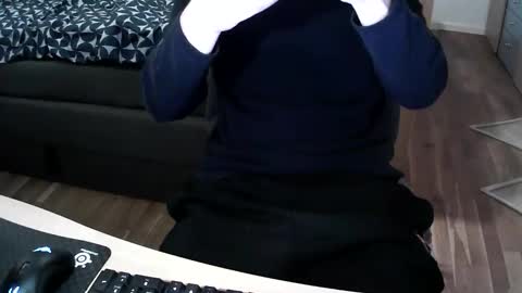 boy21yrs online show from April 10, 9:03 am