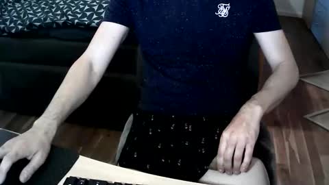 Snapshot of boy21yrs chatting on June 2, 4:42 pm boy21yrs online show from June 2, 4:42 pm