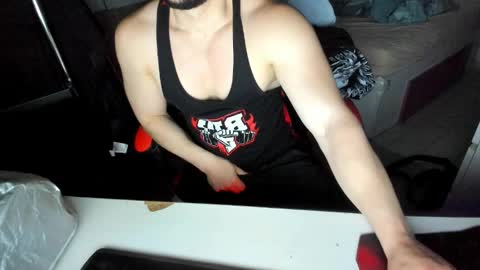 Snapshot of boy_boy22 chatting on May 2, 5:40 pm boy_boy22 online show from May 2, 5:40 pm
