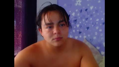 Snapshot of boy_king18 chatting on October 5, 8:18 pm boy_king18 online show from October 5, 8:18 pm