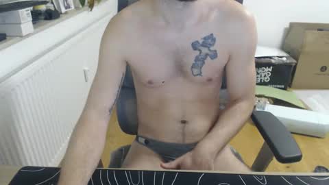 boy_t0y89 online show from February 28, 12:17 pm
