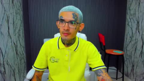 boy_tatto77 online show from December 17, 8:26 pm