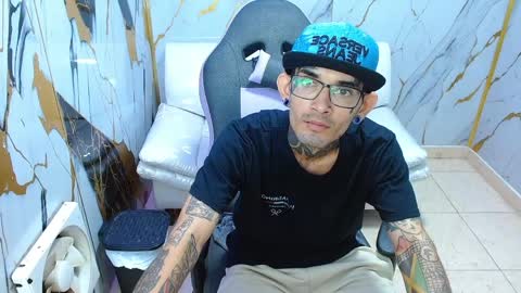 Snapshot of boy_tatto77 chatting on March 28, 12:27 pm boy_tatto77 online show from March 28, 12:27 pm