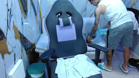 Snapshot of boy_tatto77 chatting on April 25, 11:35 am boy_tatto77 online show from April 25, 11:35 am