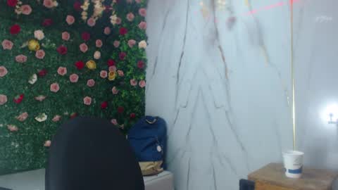 Snapshot of boy_tatto77 chatting on May 17, 8:38 pm boy_tatto77 online show from May 17, 8:38 pm