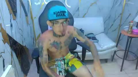 boy_tatto77 online show from July 14, 2:05 am