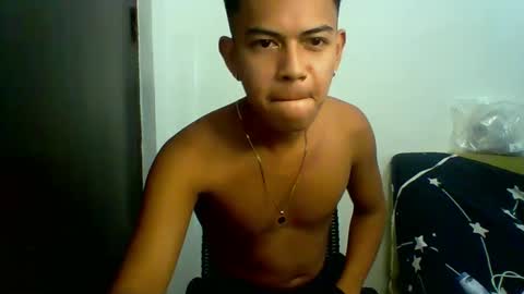 Snapshot of boyax16 chatting on December 12, 7:52 am boyax16 online show from December 12, 7:52 am